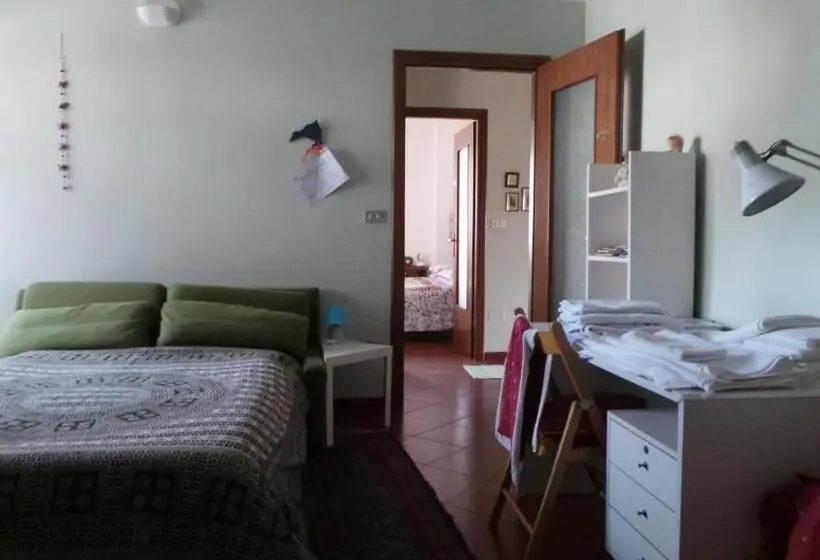 テラスつきの2ベッドルームアパートメント, B&b La Rampichina