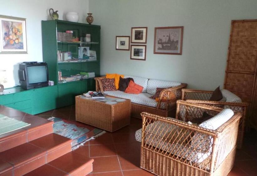 דירת 2 חדרים עם טרסה, B&b La Rampichina