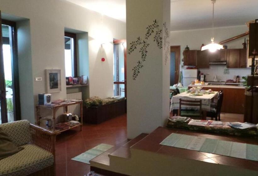 דירת 2 חדרים עם טרסה, B&b La Rampichina