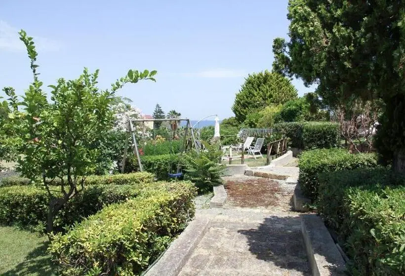 اتاق استاندارد سه نفره, B&b Magna Grecia