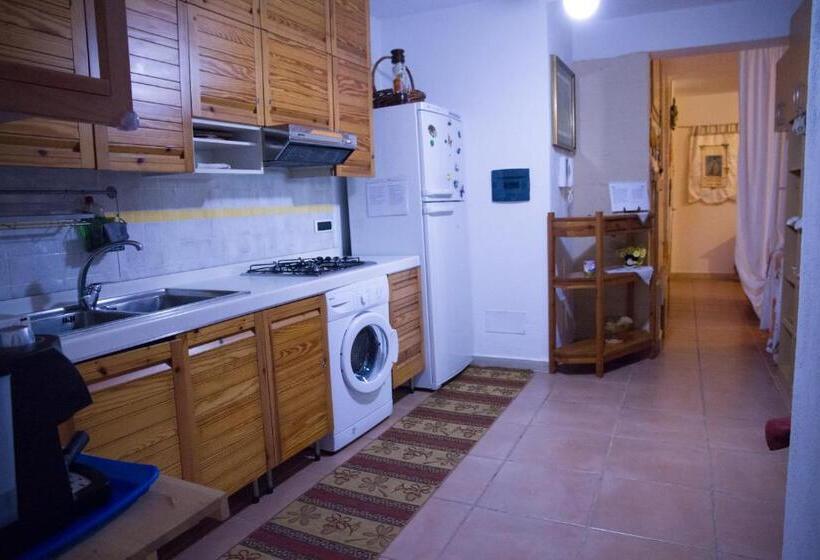 اتاق استاندارد سه نفره, B&b Magna Grecia