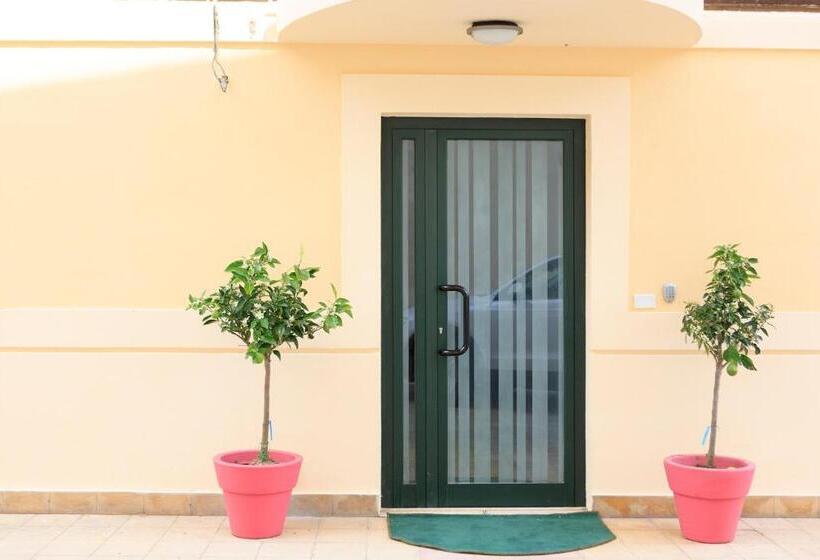 اتاق راحتی سه تخته, B&b Porta Della Sicilia