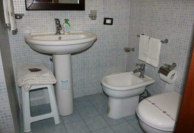 Номер Стандарт с Балконом, B&b Ulivo