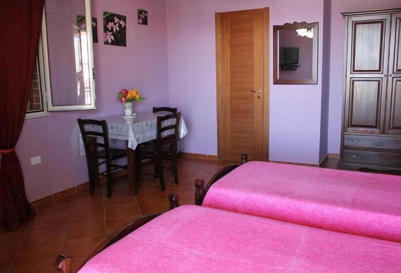 Трехместный Номер Стандарт с Балконом, B&b Ulivo