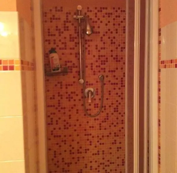 Habitación Estàndard Individual, Corte Capitani