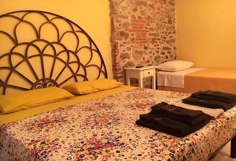 Habitació Triple Estàndard, Corte Capitani