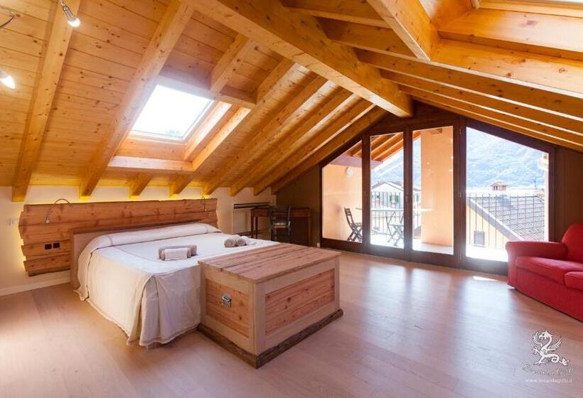 Номер Стандарт Вид на Озеро, Il Grifo