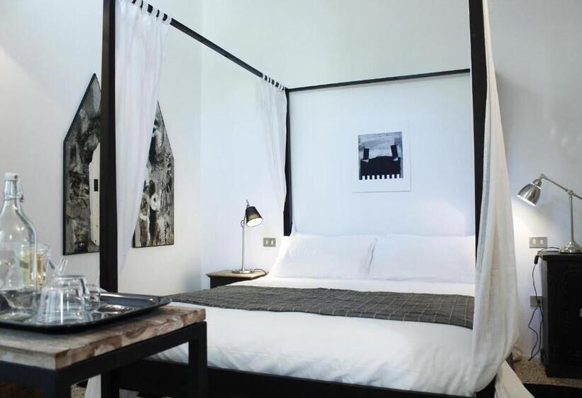 اتاق استاندارد با سرویس بهداشتی مشترک, Mich&letti