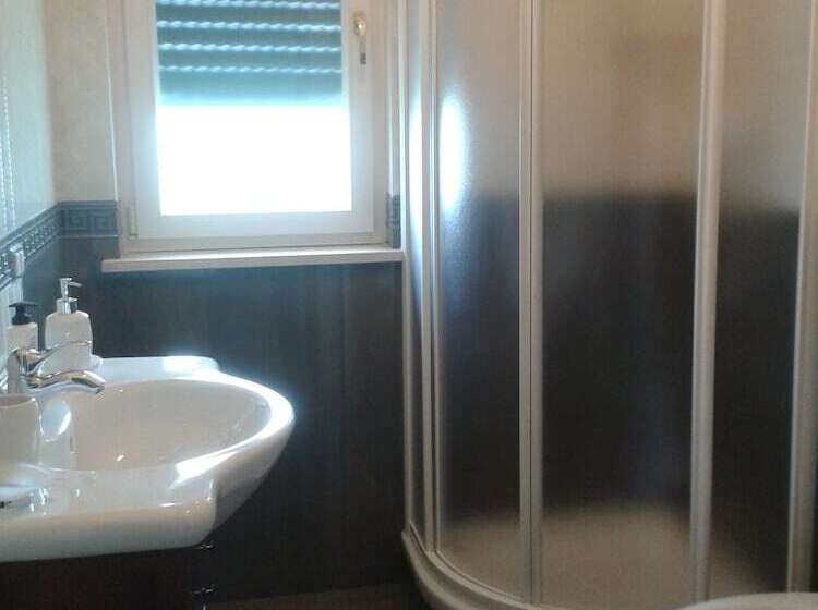 标准单人间, Villa Elisa