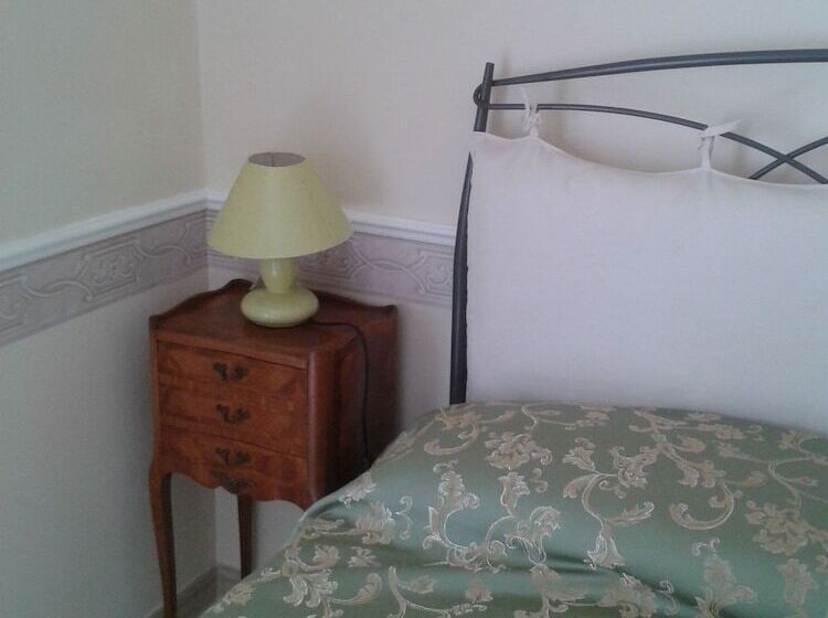 标准单人间, Villa Elisa