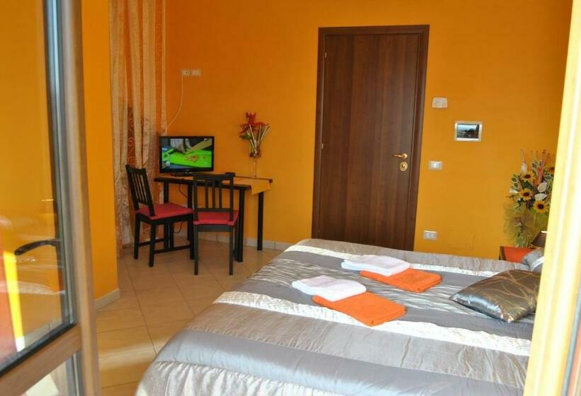Quarto Triplo Estandar, Bed & Breakfast Valeri