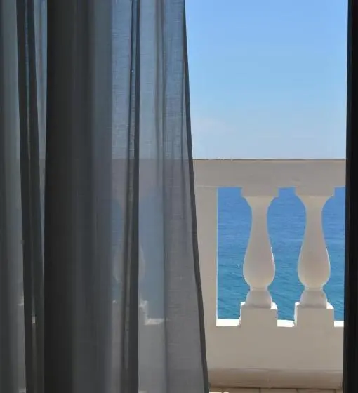 Standard-huone Merinäkymä Parveke, Albergo Tirreno