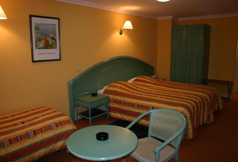 Четырехместный Номер Стандарт, Le Relais De Pommard