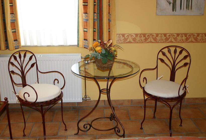 Номер Deluxe, Le Relais De Pommard