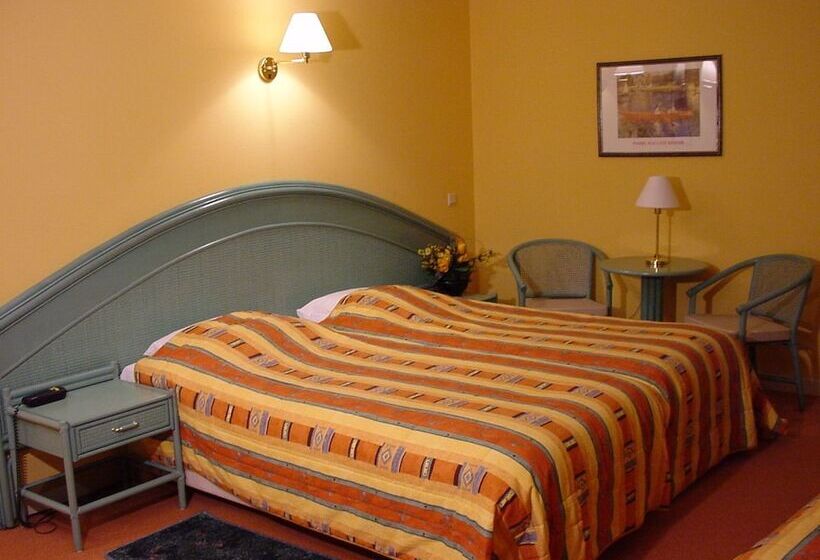 חדר סטנדרט לארבעה, Le Relais De Pommard