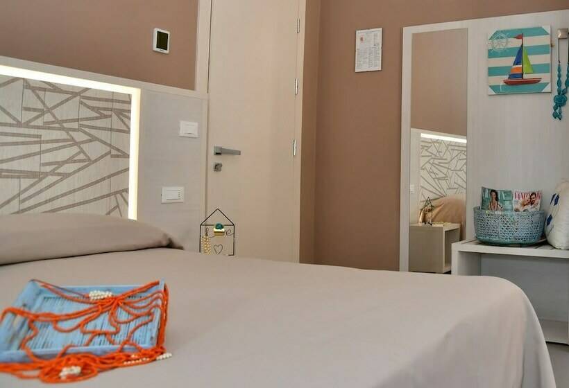 اتاق لوکس با بالکن, Maioli