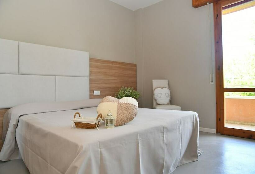 اتاق لوکس با بالکن, Maioli