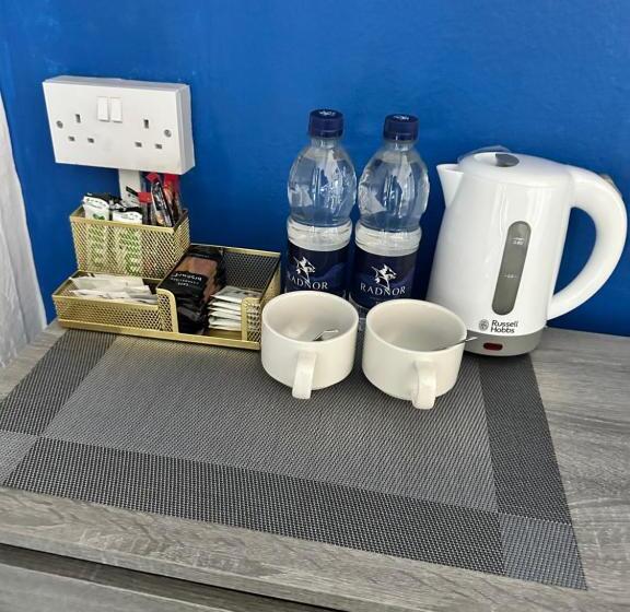 스탠다드 싱글 룸, The New Valeron