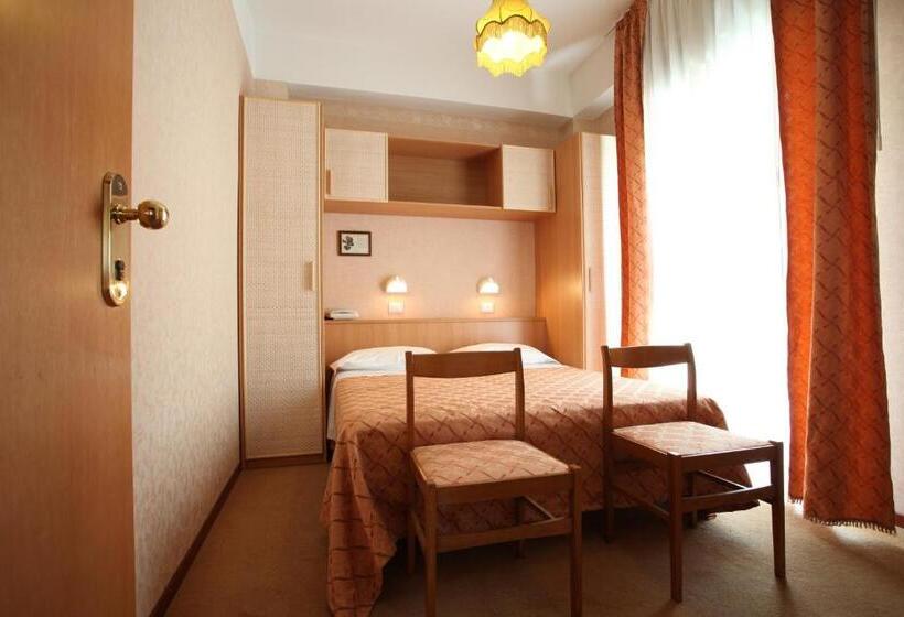 Classic room with balcony, Rondinella E Viola