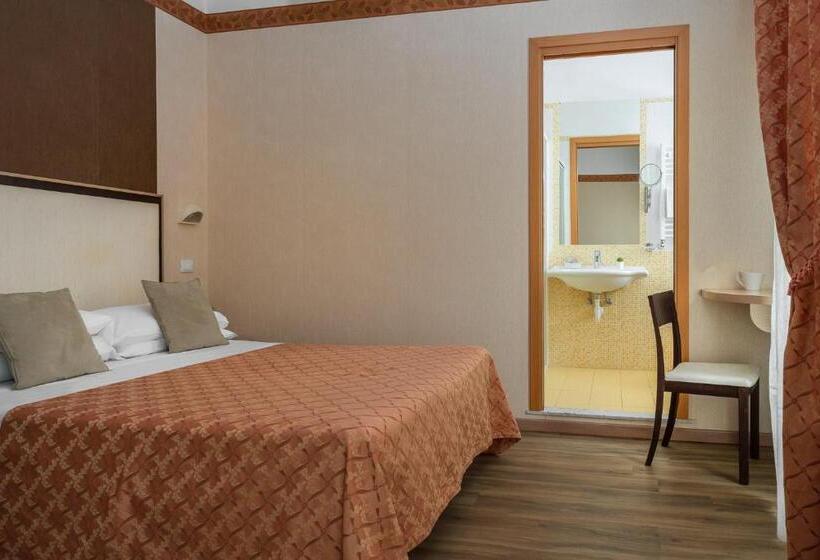 اتاق لوکس خانوادگی, Rondinella E Viola