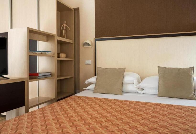 اتاق لوکس خانوادگی, Rondinella E Viola