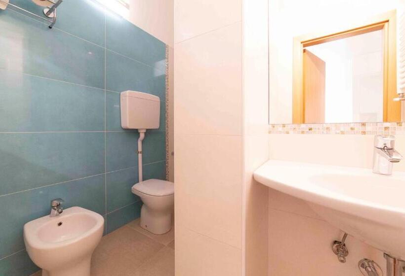 اتاق سوپریور خانوادگی, Rondinella E Viola