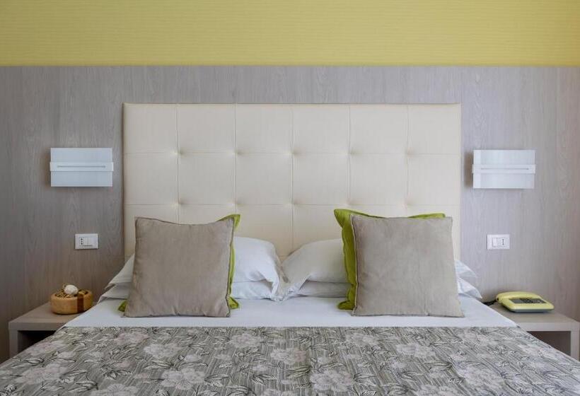 اتاق سوپریور خانوادگی, Rondinella E Viola