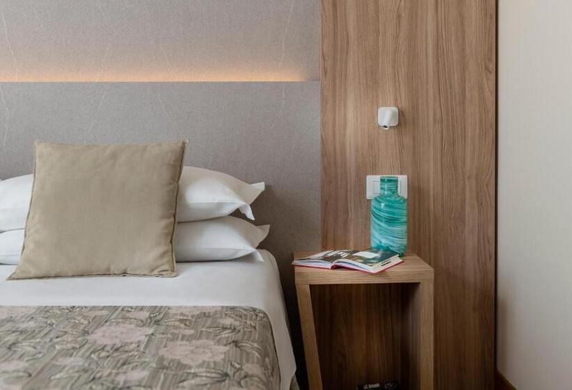 سوییت خانوادگی, Rondinella E Viola