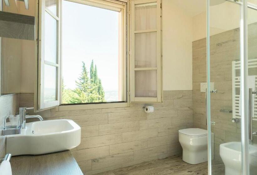 غرفة قياسية مزوَّدة بشُرفة, Si Montalcino