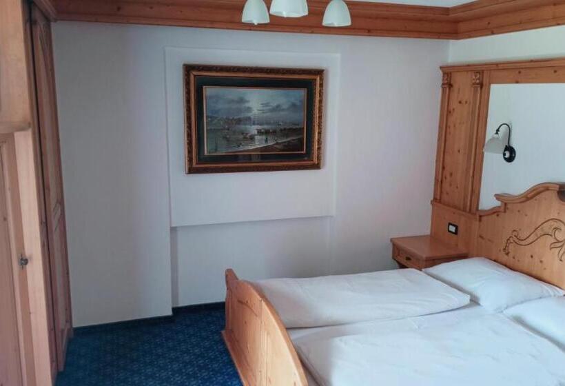 اتاق اکونومی, B&b Bracun