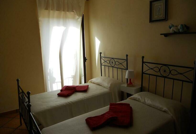 带共用浴室的标准房间, B&b Le 2 Cantine