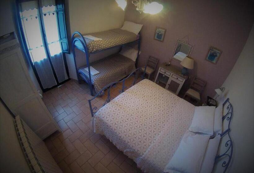 اتاق استاندارد چهار تخته, La Casa Dei Carrai