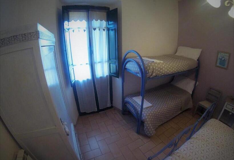 اتاق استاندارد چهار تخته, La Casa Dei Carrai