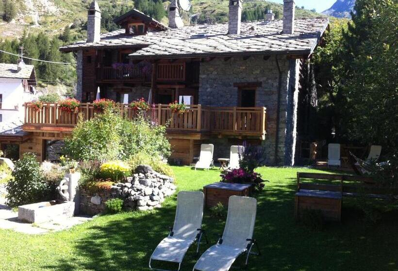 Номер Стандарт с Террасой, Les Trompeurs Chez Odette