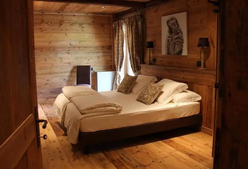 Superior Room with Terrace, Les Trompeurs Chez Odette