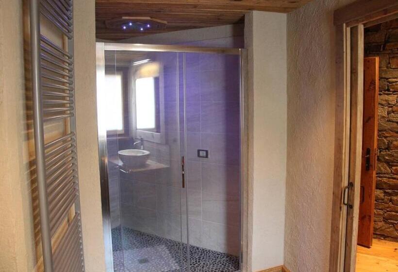 Superior Room with Terrace, Les Trompeurs Chez Odette