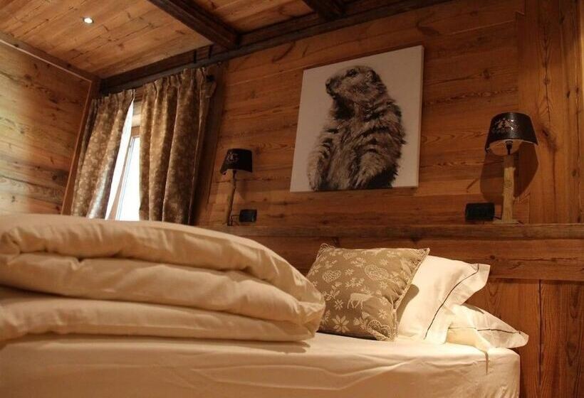 Superior Room with Terrace, Les Trompeurs Chez Odette