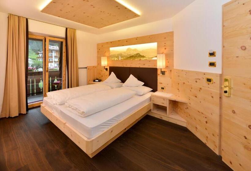 اتاق سوپریور با بالکن, Romantik Villa Cesanueva
