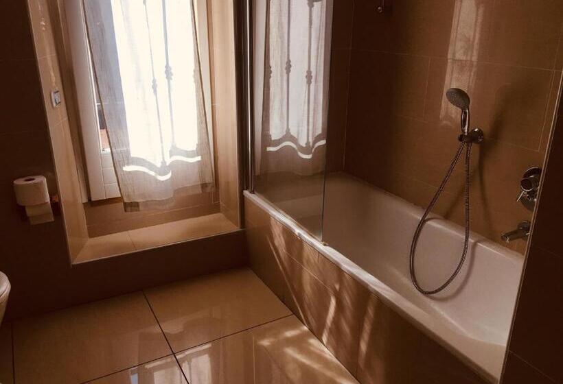 Superior room with lake view, Villa Varenna