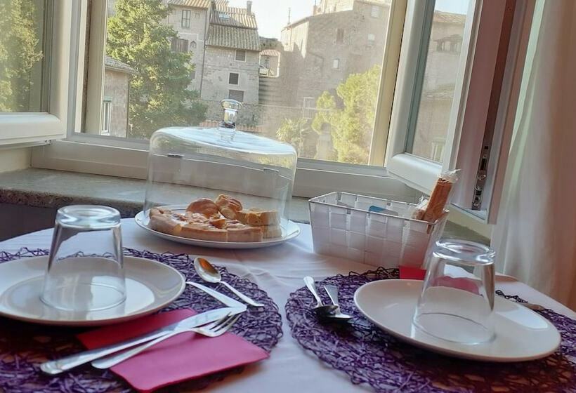 اتاق لوکس, Viterbo Antica   Centro Storico