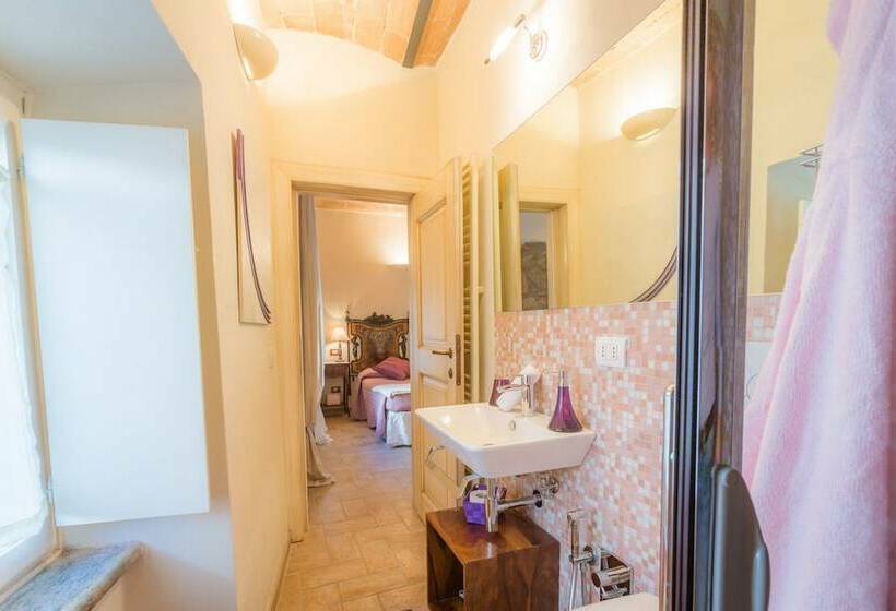 اتاق لوکس, Viterbo Antica   Centro Storico