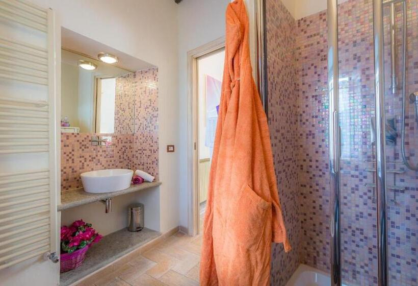 اتاق لوکس, Viterbo Antica   Centro Storico