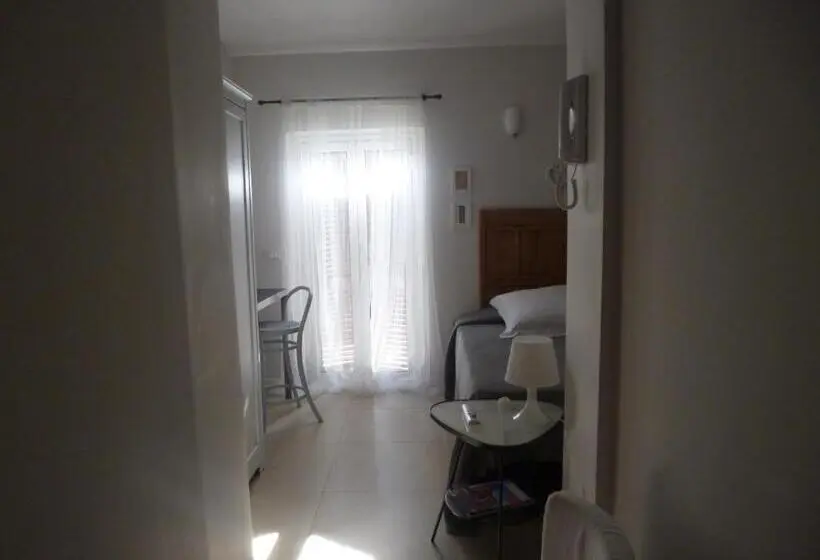 Standard Yhden Hengen Huone, Dimora Sabatini B&b