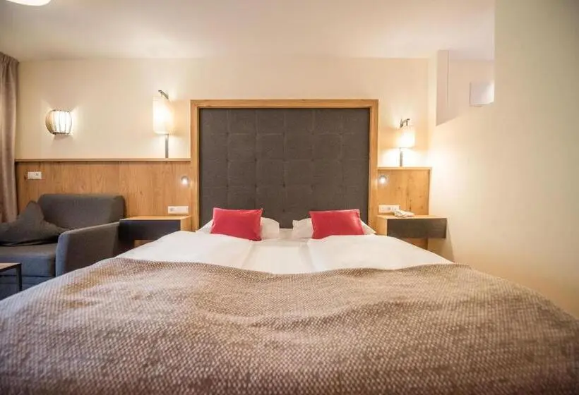 Superior-huone Parveke, Familienhotel Huber