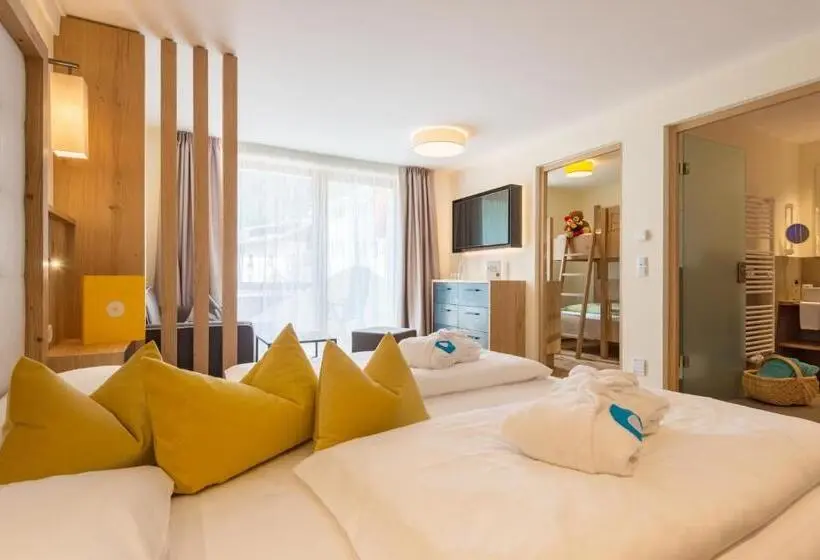 Deluxe-perhehuone, Familienhotel Huber