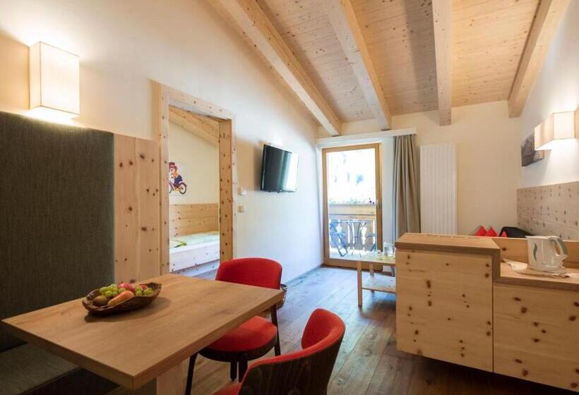 סוויטה משפחתית 2 חדרי שינה, Familienhotel Huber