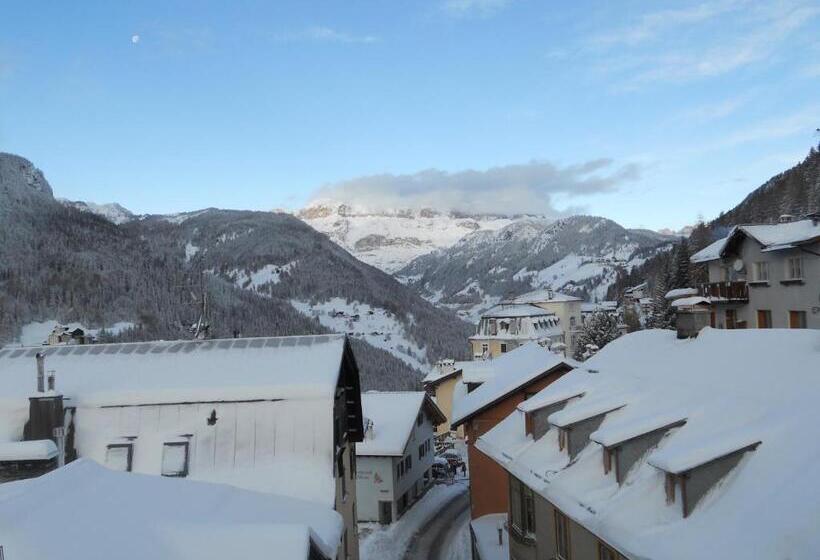 Семейный Номер Совместный Санузел, Albergo Alpino