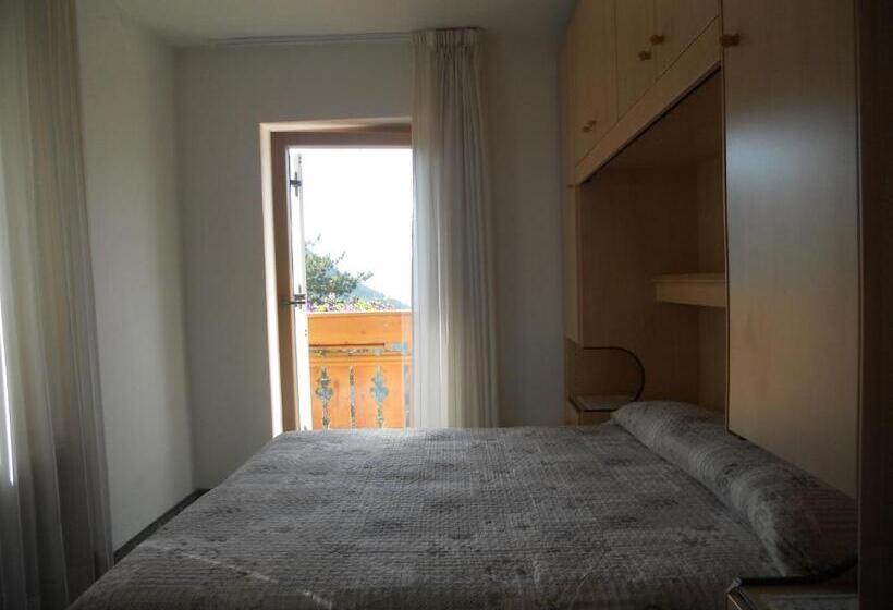 Семейный Номер Совместный Санузел, Albergo Alpino