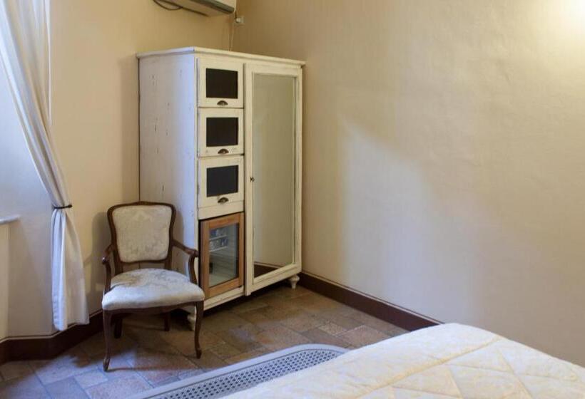 اتاق استاندارد یک نفره, Albergo Il Giglio