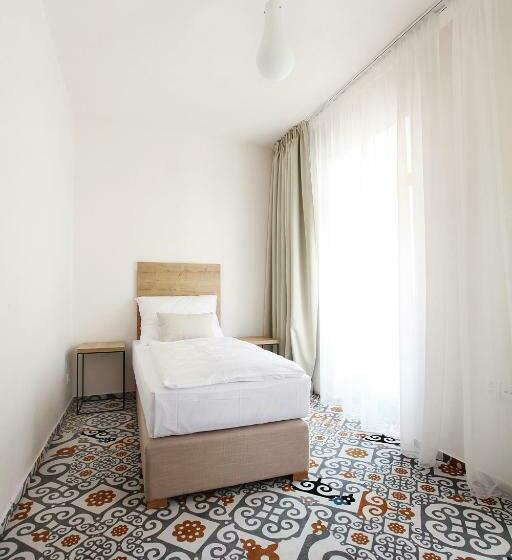 スタンダードシングルルーム, Cett